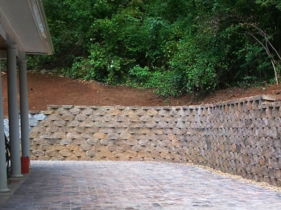 retaining-wall-patio